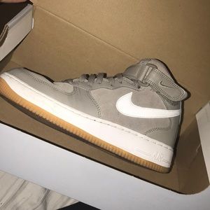 Air Force 1 Mid